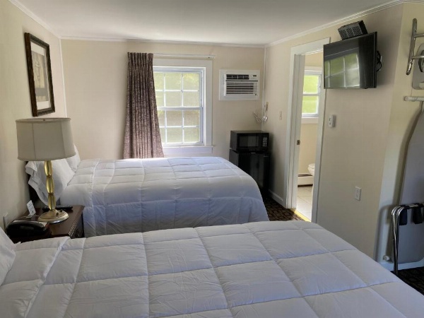 Villager Motel image 14