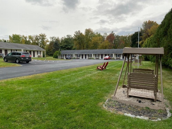Villager Motel image 18