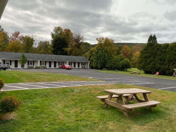 Villager Motel image 19